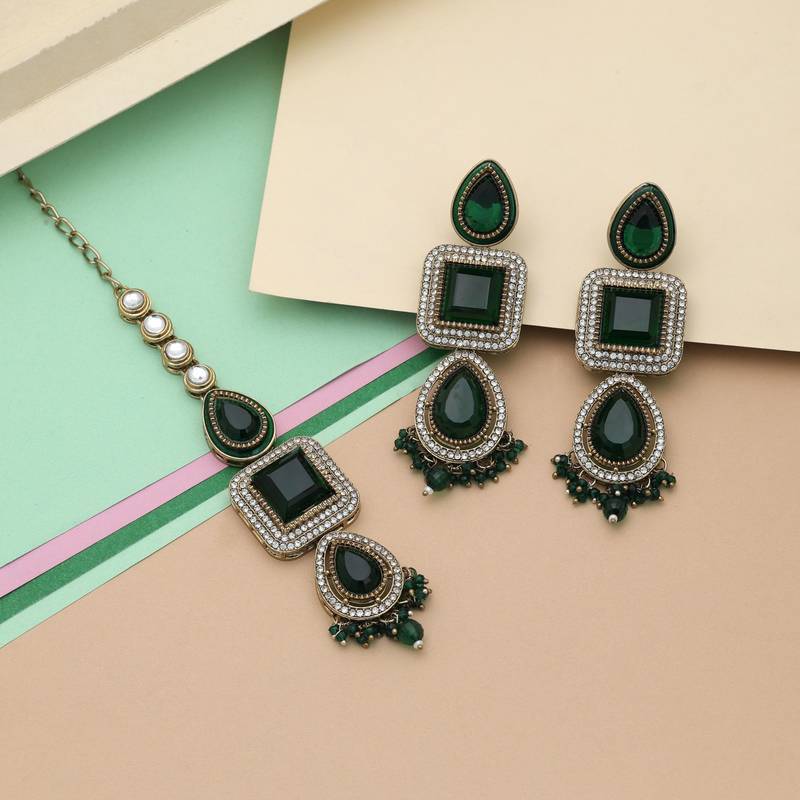 Green color kundan earrings tikka set