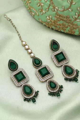 Green color kundan earrings tikka set