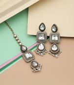 White color kundan earrings tikka set
