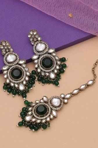 Green color kundan earrings tikka set