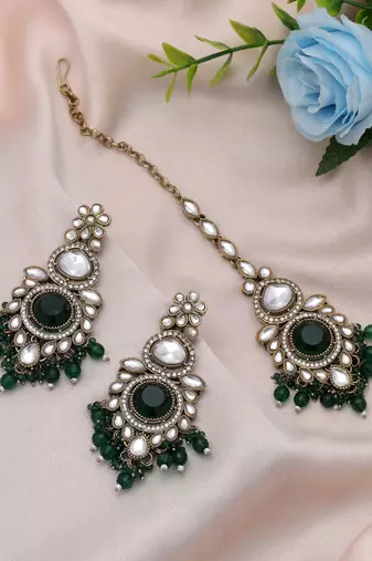 Green color kundan earrings tikka set