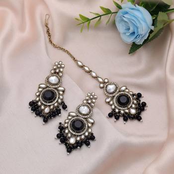 Black color kundan earrings tikka set 2