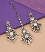 White color kundan earrings tikka set