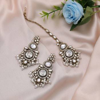 White color kundan earrings tikka set 2
