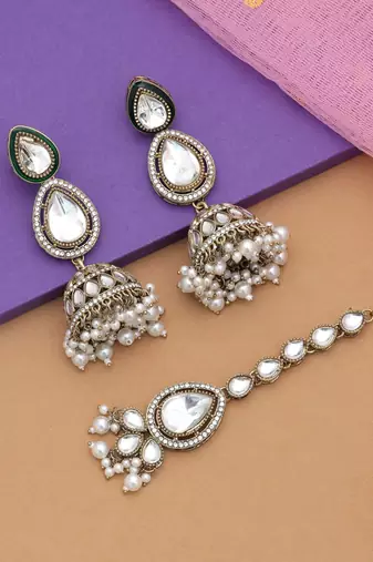 White color kundan earrings tikka set