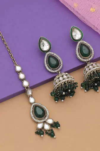 Green color kundan earrings tikka set
