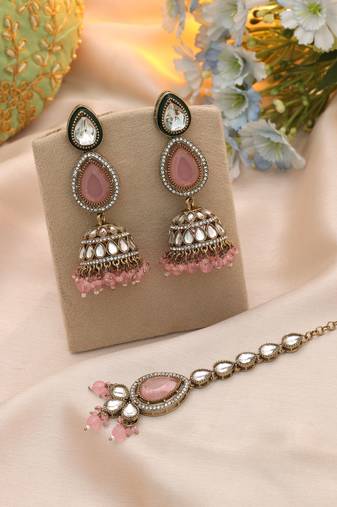 Light pink color kundan earrings tikka set
