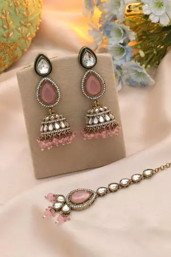 Light pink color kundan earrings tikka set