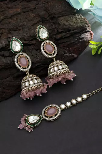 Light pink color kundan earrings tikka set