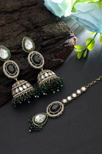 Green color kundan earrings tikka set