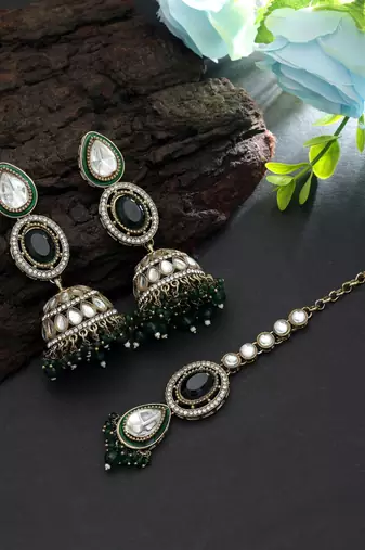 Green color kundan earrings tikka set