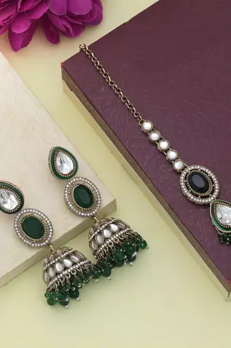 Green color kundan earrings tikka set