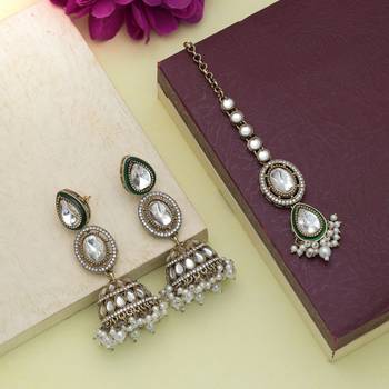 White color kundan earrings tikka set 1