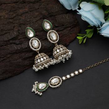 White color kundan earrings tikka set 2