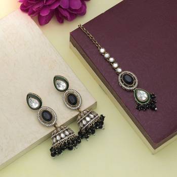 Black color kundan earrings tikka set 1