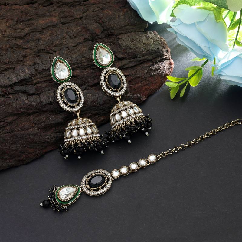 Black color kundan earrings tikka set