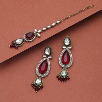 Maroon color kundan earrings tikka set 2