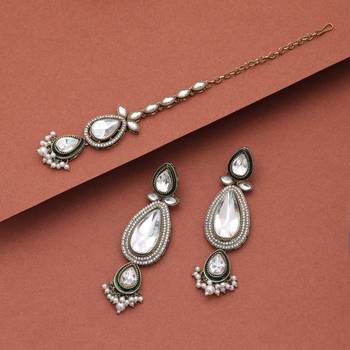 White color kundan earrings tikka set 2