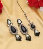 Black color kundan earrings tikka set