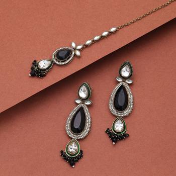 Black color kundan earrings tikka set 2