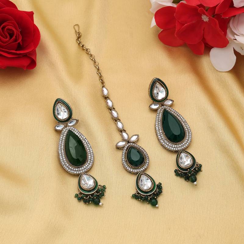 Green color kundan earrings tikka set