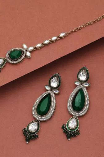 Green color kundan earrings tikka set