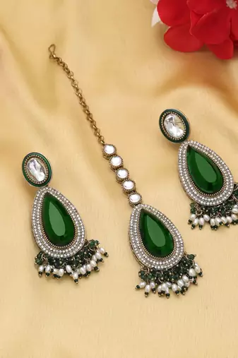 Green color kundan earrings tikka set