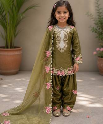 Natural crepe  embroidery green readymade salwar suit 1