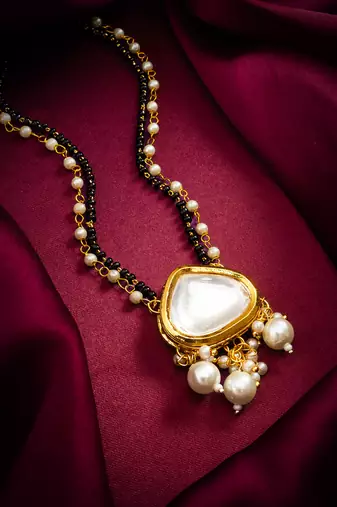 kundan pearl drop mangalsutra set