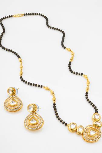 kundan mangalsutra set with black beads chain and crystal studded earrings