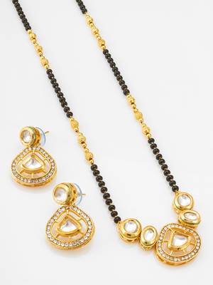 kundan mangalsutra set with black beads chain and crystal studded earrings 2