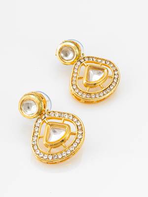kundan mangalsutra set with black beads chain and crystal studded earrings 3