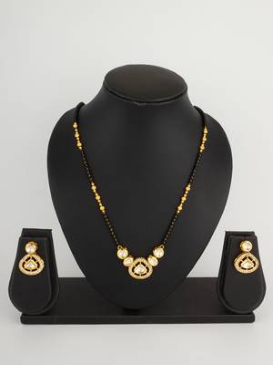 kundan mangalsutra set with black beads chain and crystal studded earrings 5