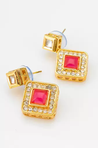 kundan mangalsutra set with pink stone square pendant and matching earrings