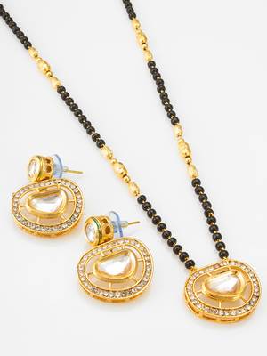 kundan mangalsutra set with  polki pendant and crystal studded circular earrings 2