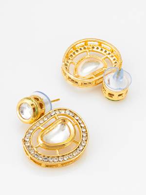 kundan mangalsutra set with  polki pendant and crystal studded circular earrings 4