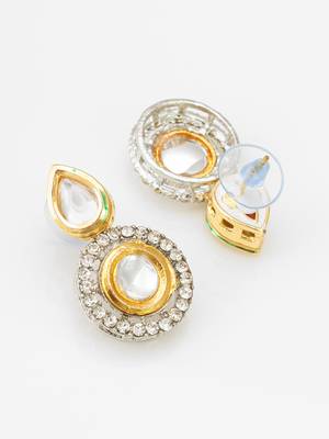 two-tone kundan mangalsutra set with polki and silver-tone crystal earrings 4