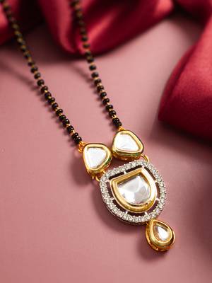 kundan polki mangalsutra with pendant and black bead chain 3