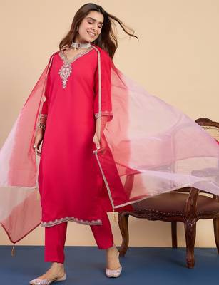 Women   s floral embroidery gadwal silk blend straight kurta pant set with organza dupatta 2