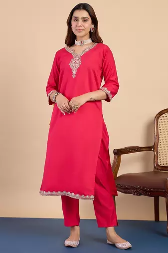 Women   s floral embroidery gadwal silk blend straight kurta pant set with organza dupatta