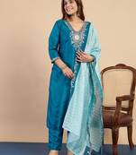 Women   s zora silk blend kurta pant set with chanderi striped dupatta |
