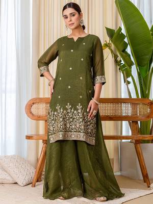 Women   s crush tissue silk blend blend kurta pant set with floral zari embroidery 2