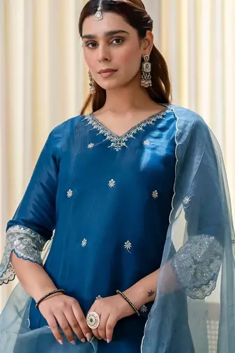 Women   s a-line brownie silk blend blend kurta pant set with embroidered organza dupatta