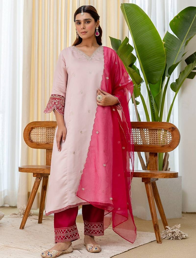 Women’s a-line brownie silk blend kurta pant set with embroidered organza dupatta
