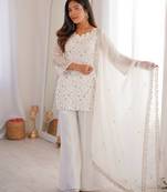 Off-white crunchy silk kurta set with sequence & jari work