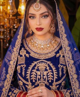DESIGNER BLUE VELVET FABRIC WEDDING BRIDAL LEHENGA CHOLI SEMI STITCHED 2