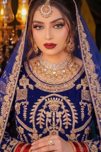 DESIGNER BLUE VELVET FABRIC WEDDING BRIDAL LEHENGA CHOLI SEMI STITCHED