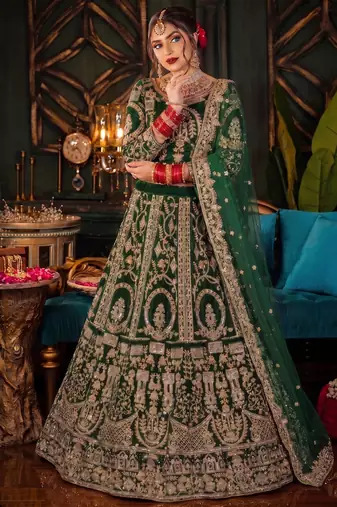 DESIGNER GREEN VELVET FABRIC WEDDING BRIDAL LEHENGA CHOLI SEMI STITCHED