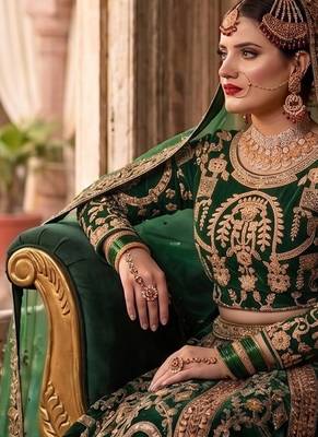 DESIGNER GREEN VELVET FABRIC WEDDING BRIDAL LEHENGA CHOLI SEMI STITCHED 3