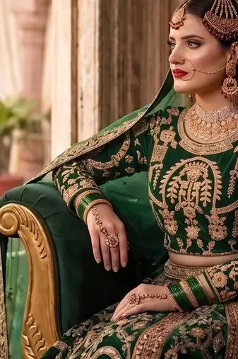 DESIGNER GREEN VELVET FABRIC WEDDING BRIDAL LEHENGA CHOLI SEMI STITCHED